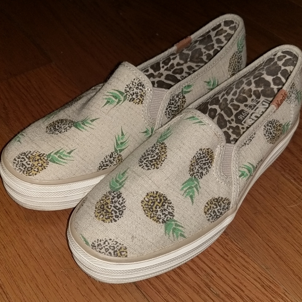 Canvas slip on sneakers